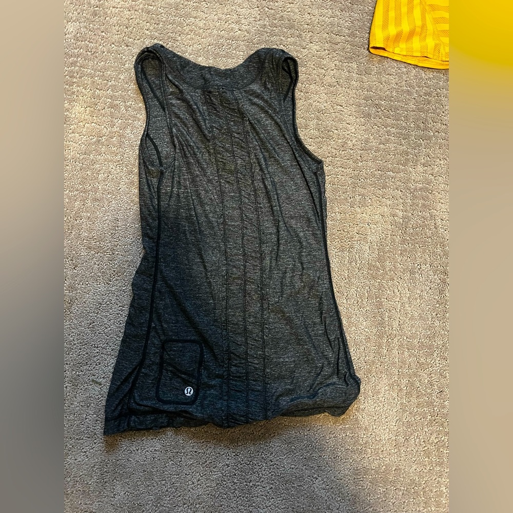 Lululemon hiking top great condition size 4